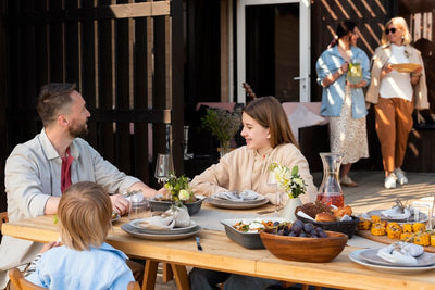 Natural Insect Repellents: The Key to a Bug-Free Alfresco Dining Experience